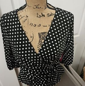 NWT ☆ Vince Camuto Top, Large Petite, Brand NEW!